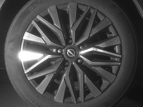 Used 2025 Nissan Altima 2.5 SV FWD image 15