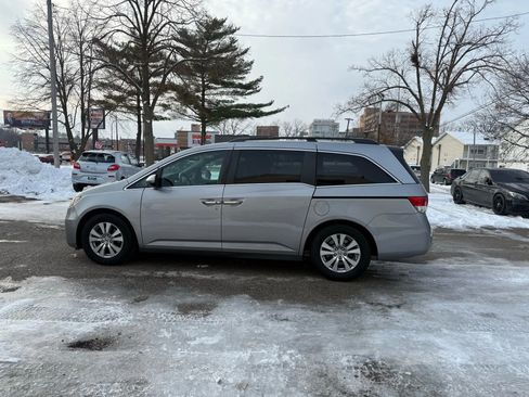 Used 2016 Honda Odyssey SE image 4