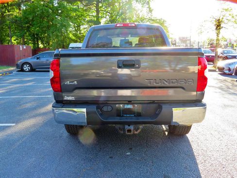 Used 2016 Toyota Tundra SR5 w/ SR5 Upgrade Package AWD/4WD image 8