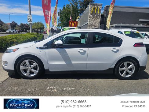 Used 2015 Chevrolet Volt w/ Enhanced Safety Package 1 FWD image 4