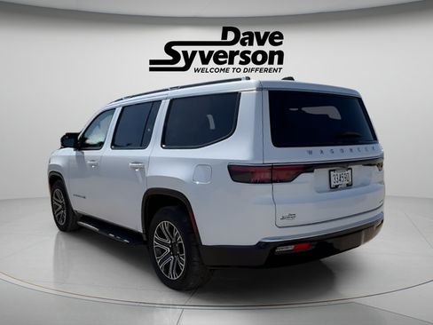 Used 2024 Jeep Wagoneer Series II w/ Flexible Seating Group AWD/4WD image 3