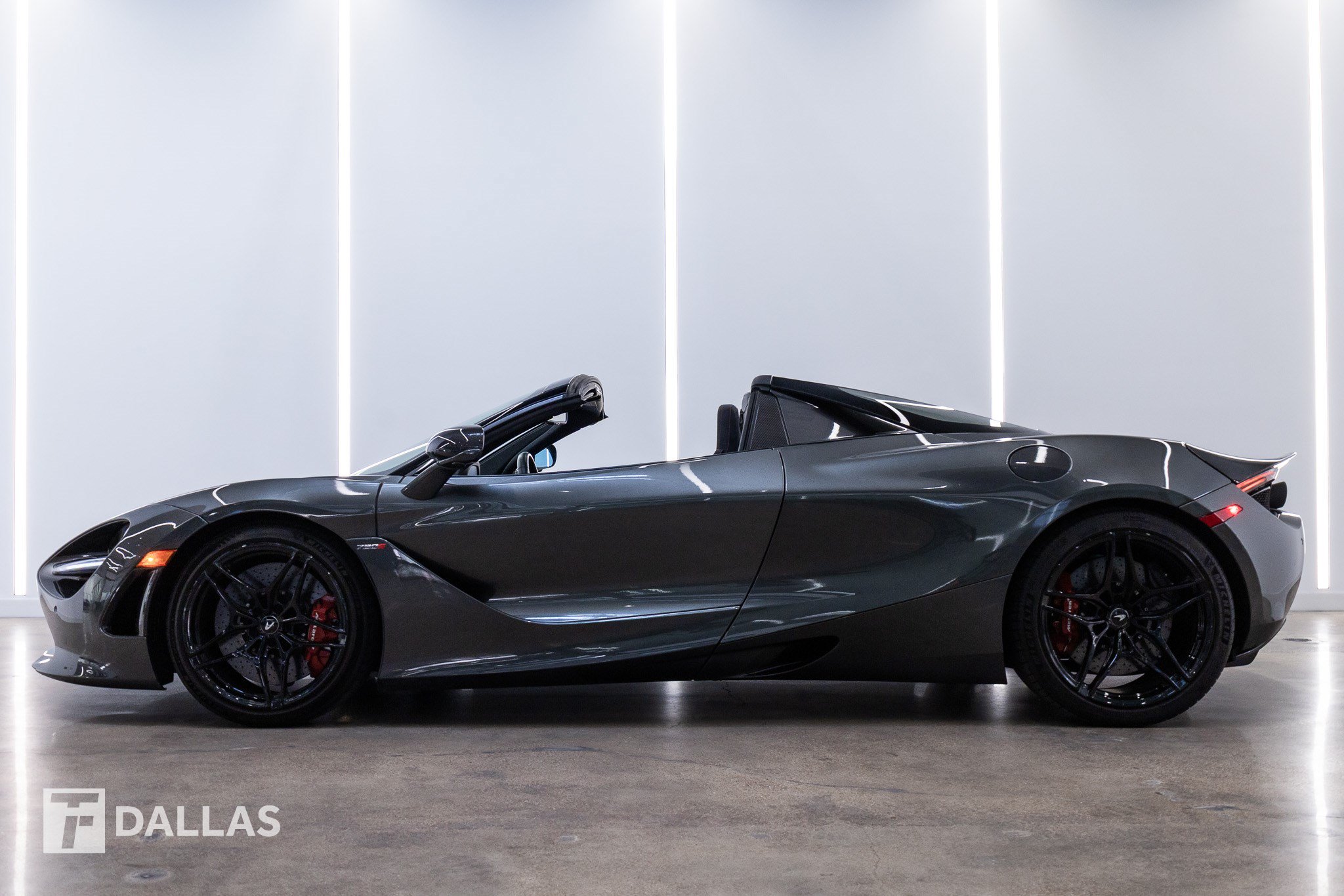 Used 2020 McLaren 720S Performance RWD image 1