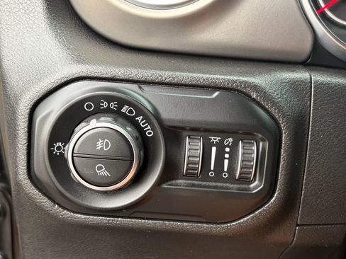 Used 2020 Jeep Gladiator Rubicon w/ Dual Top Group AWD/4WD image 22