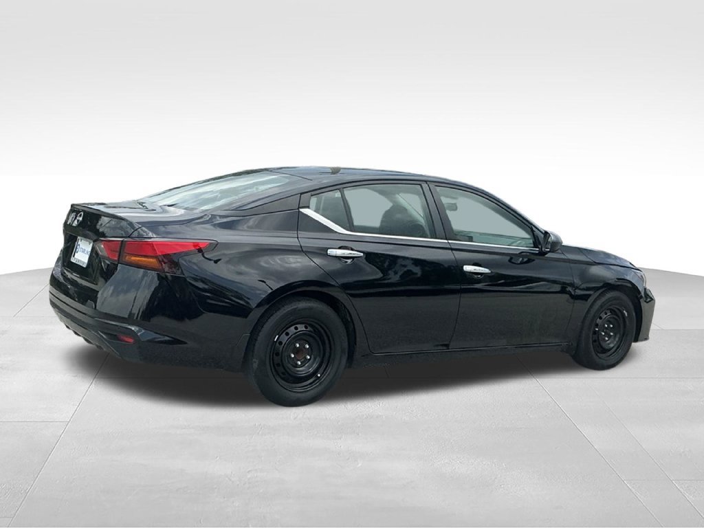 Used 2024 Nissan Altima 2.5 S FWD image 13