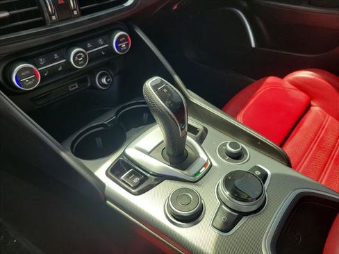 Used 2023 Alfa Romeo Giulia Veloce RWD image 25