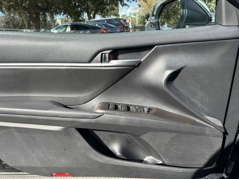 Used 2023 Toyota Camry SE image 7