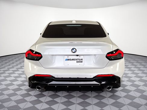 Used 2024 BMW 230i Coupe w/ Convenience Package RWD image 11