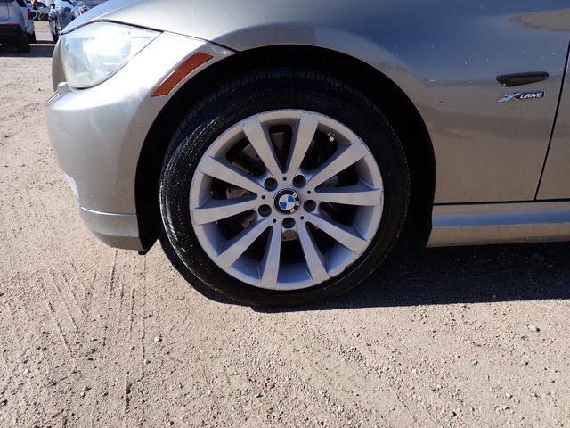 Used 2011 BMW 328i xDrive Sedan AWD/4WD image 7