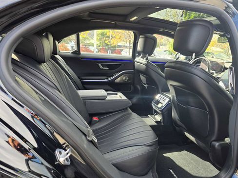Used 2023 Mercedes-Benz S 500 4MATIC w/ AMG Line image 13