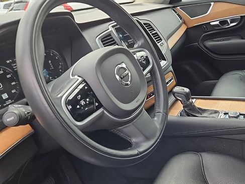 Used 2021 Volvo XC90 T6 Momentum w/ Climate Package image 14