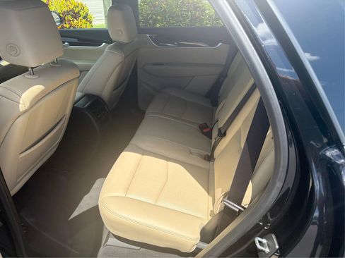 Used 2019 Cadillac XT5 Luxury FWD image 10