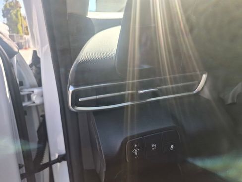 Used 2025 Hyundai Elantra SE w/ Cargo Package image 13