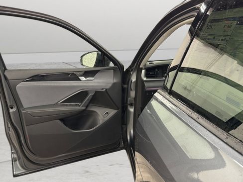 New 2026 Volkswagen Tiguan SE image 14