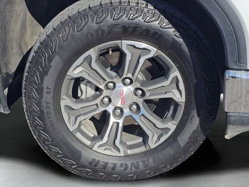 Used 2023 GMC Sierra 1500 SLE image 18