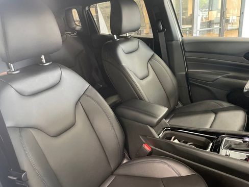 New 2025 Jeep Compass Limited w/ Sun & Sound Group image 13