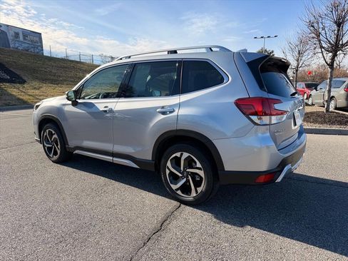 Used 2023 Subaru Forester Touring image 6