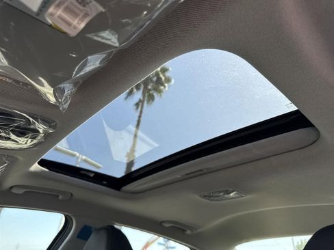 New 2025 Hyundai Elantra Limited image 8