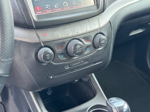 Used 2018 Dodge Journey Crossroad FWD image 23