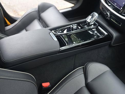 Used 2023 Volvo V60 T8 Polestar image 21