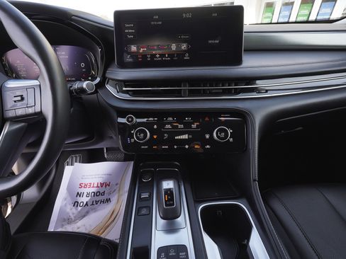 Used 2023 INFINITI QX60 Luxe w/ Performance Audio Package AWD/4WD image 32