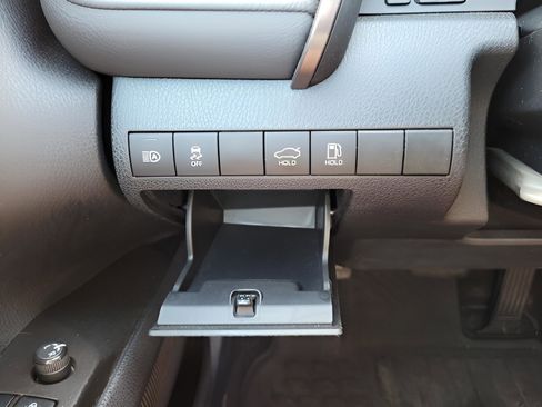 Used 2021 Toyota Camry LE image 20