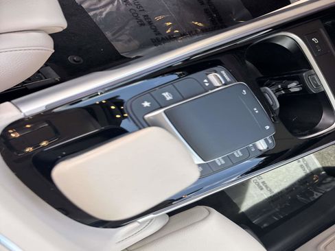 Used 2022 Mercedes-Benz GLB 250 GLB 250 image 23