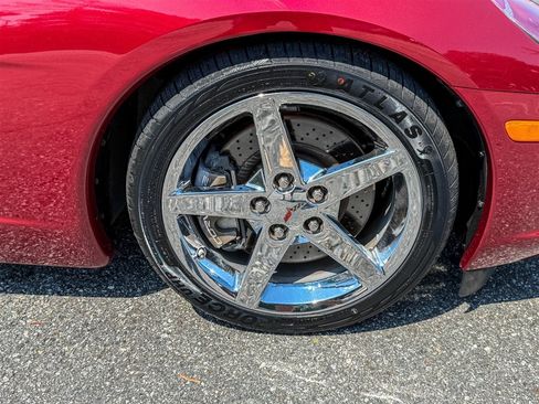 Used 2007 Chevrolet Corvette Coupe w/ Preferred Equipment Group RWD image 36