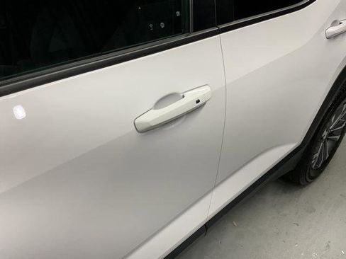 Used 2025 Chevrolet Equinox LT FWD image 4