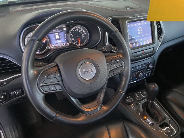 Used 2019 Jeep Cherokee Trailhawk w/ Cold Weather Group AWD/4WD image 19