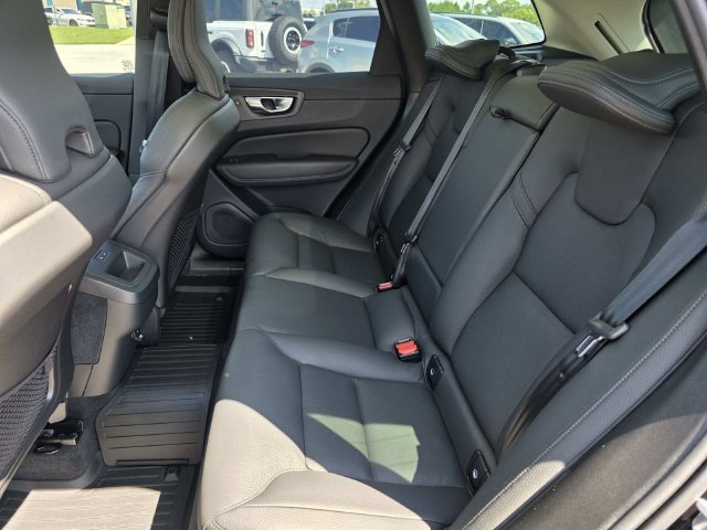 Used 2025 Volvo XC60 B5 Plus w/ Protection Package Premier AWD/4WD image 7