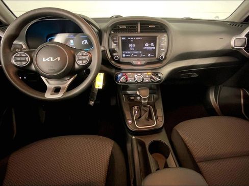 Certified 2025 Kia Soul LX w/ LX Technology Package image 15