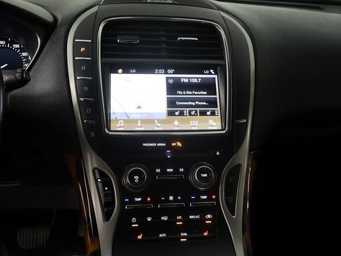 Used 2017 Lincoln MKX Select w/ Select Plus Package FWD image 40