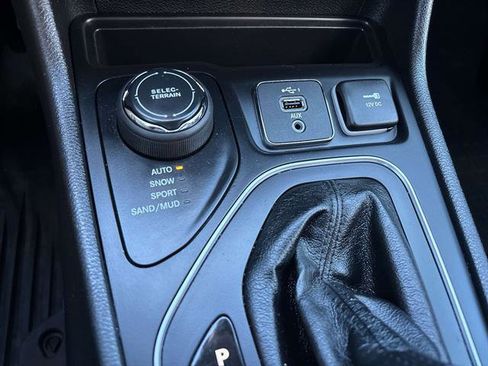 Certified 2021 Jeep Cherokee High Altitude image 28