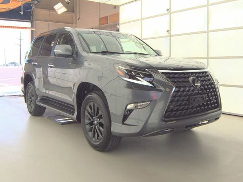 Used 2023 Lexus GX 460 Premium w/ Premium Package image 5