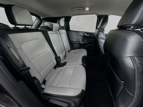 Used 2024 Ford Escape SE FWD image 31
