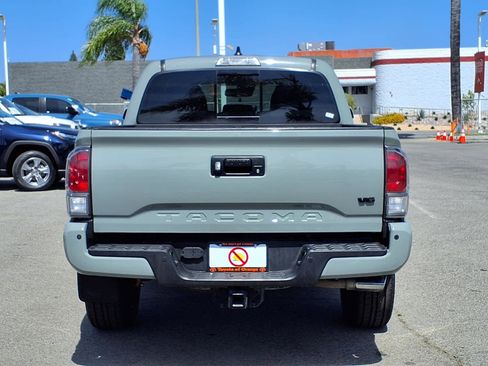 Used 2023 Toyota Tacoma TRD Off-Road w/ Technology Package RWD image 5
