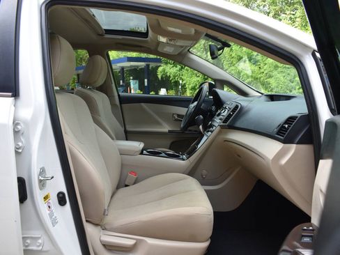Used 2009 Toyota Venza AWD image 8