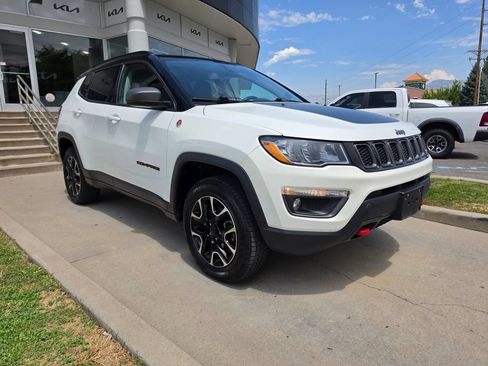 Used 2020 Jeep Compass Trailhawk AWD/4WD image 3