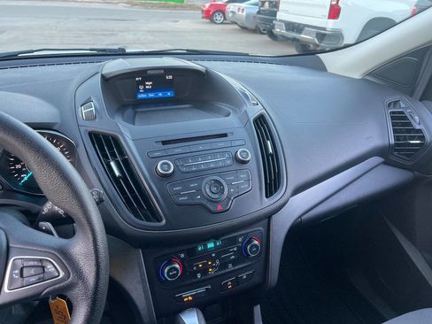 Used 2017 Ford Escape SE image 12