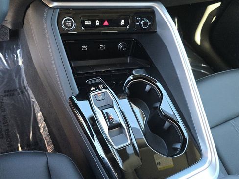 New 2025 Audi Q5 Premium image 28