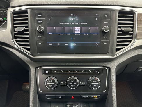 Used 2019 Volkswagen Atlas SE w/ Panoramic Sunroof Package FWD image 18