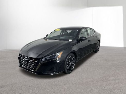 Used 2025 Nissan Altima 2.5 SR image 11