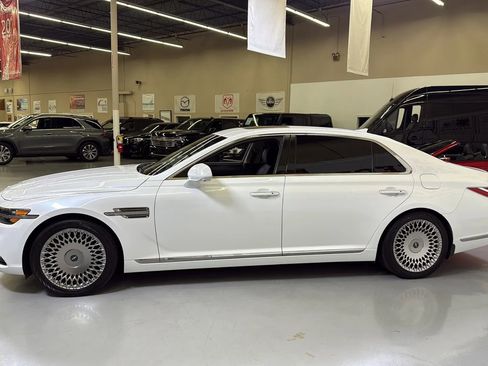 Used 2022 Genesis G90 5.0 Ultimate image 10