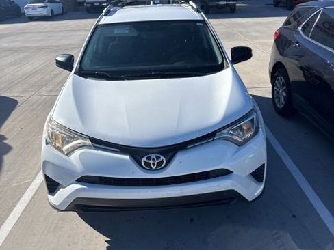 Used 2016 Toyota RAV4 LE image 2