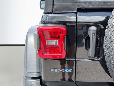 Used 2024 Jeep Wrangler Unlimited Rubicon 4xe image 10