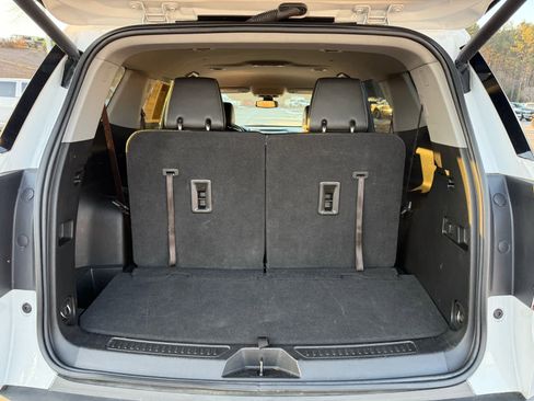 Used 2023 GMC Acadia SLT image 28