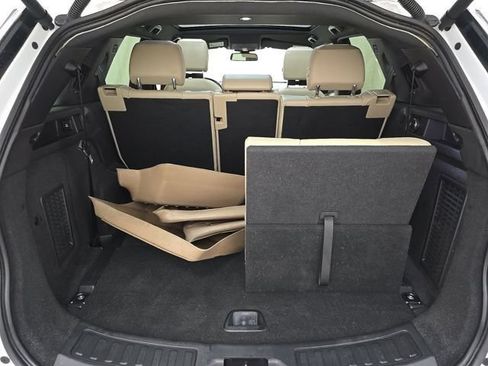 Used 2019 Land Rover Discovery Sport HSE AWD/4WD image 11
