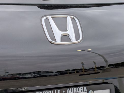 Used 2024 Honda HR-V LX image 25