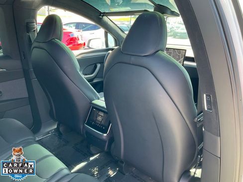 Used 2022 Tesla Model X image 63