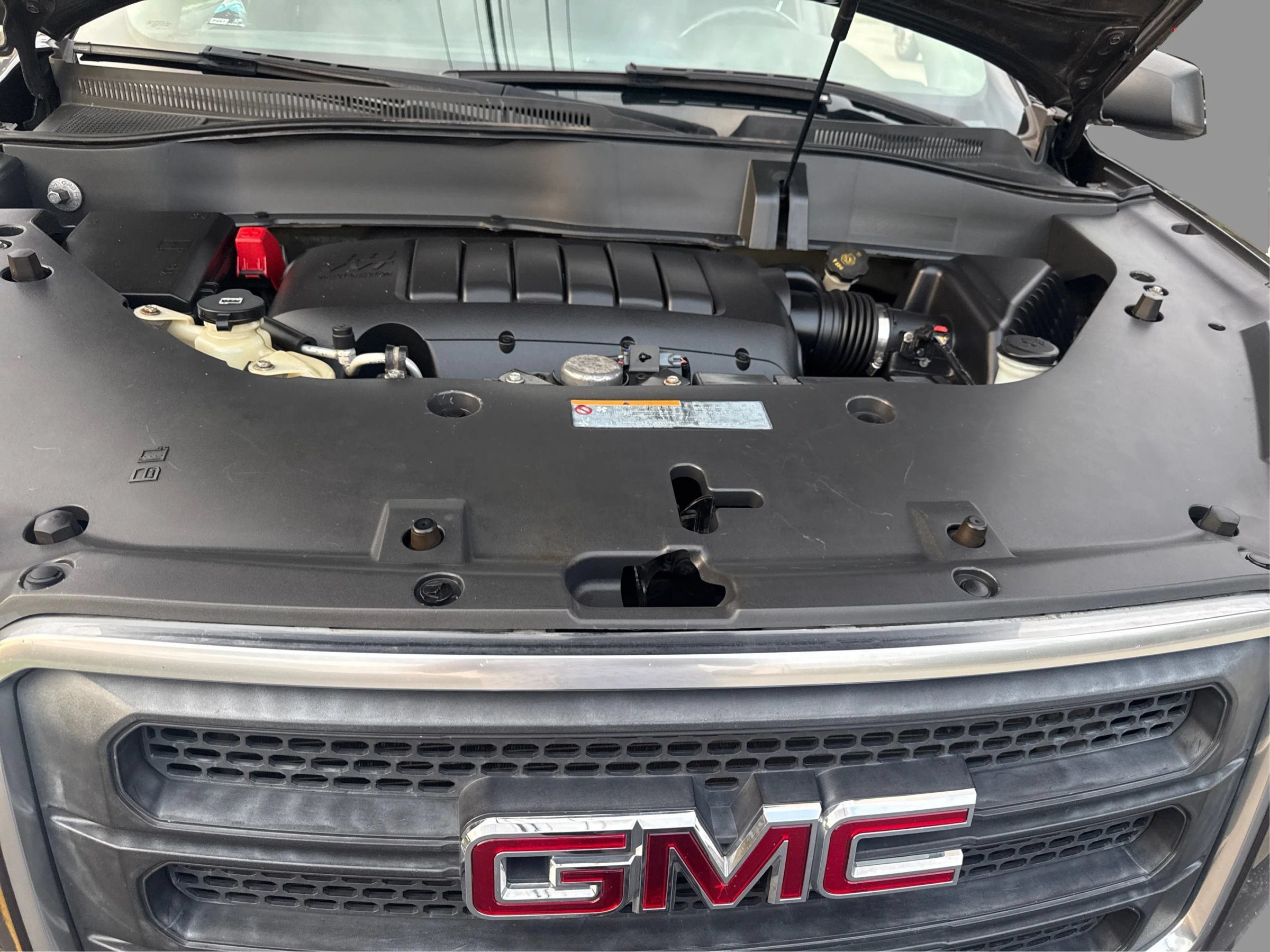 Used 2015 GMC Acadia SLE FWD image 13